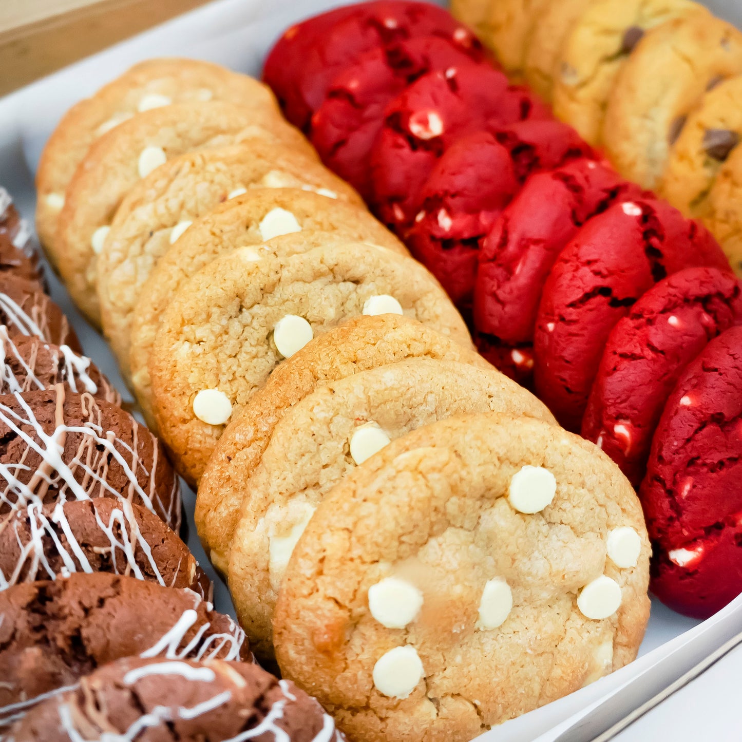 32 Cookie Selection Postal Box